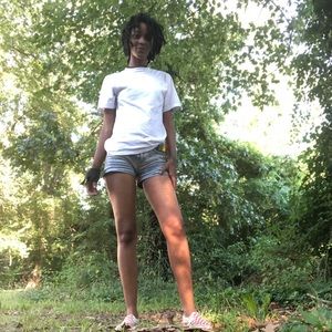 Meet your Posher, Yasmine